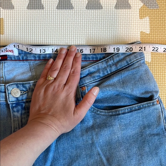 Tommy Jeans Blue- unisex “mom jeans/ boyfriend jeans” - Picture 7 of 15